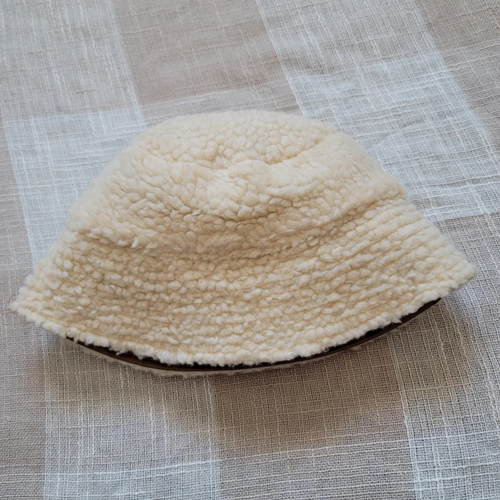 Western Mobwife Emo Coastal Alt Brown Leather & Sherpa Reversible Bucket Hat